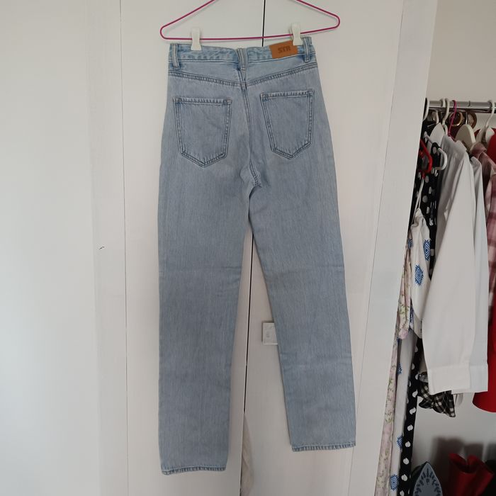 Vind blugi drepti ,culoare deschisa