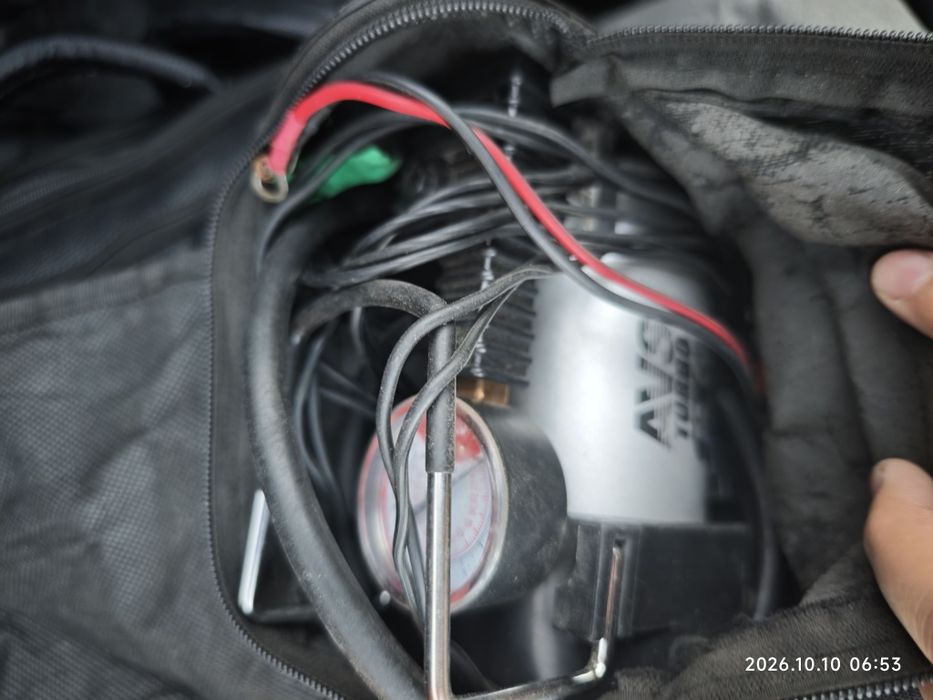 Продам автомобильный компрессор