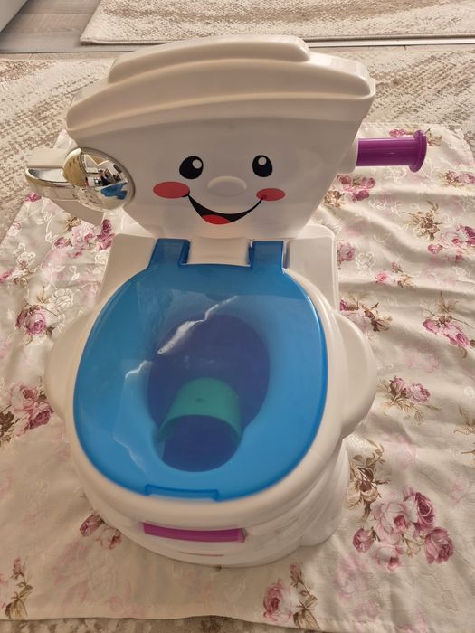 Детска тоалетка fischer price музикална