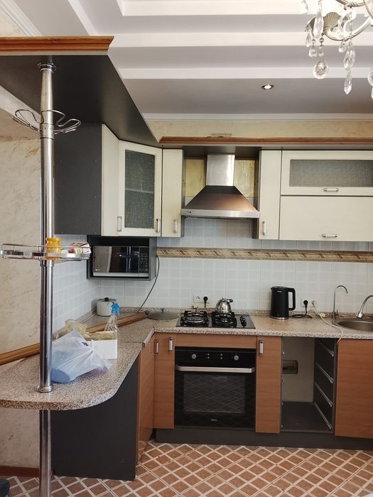 Продам кухонный мебель