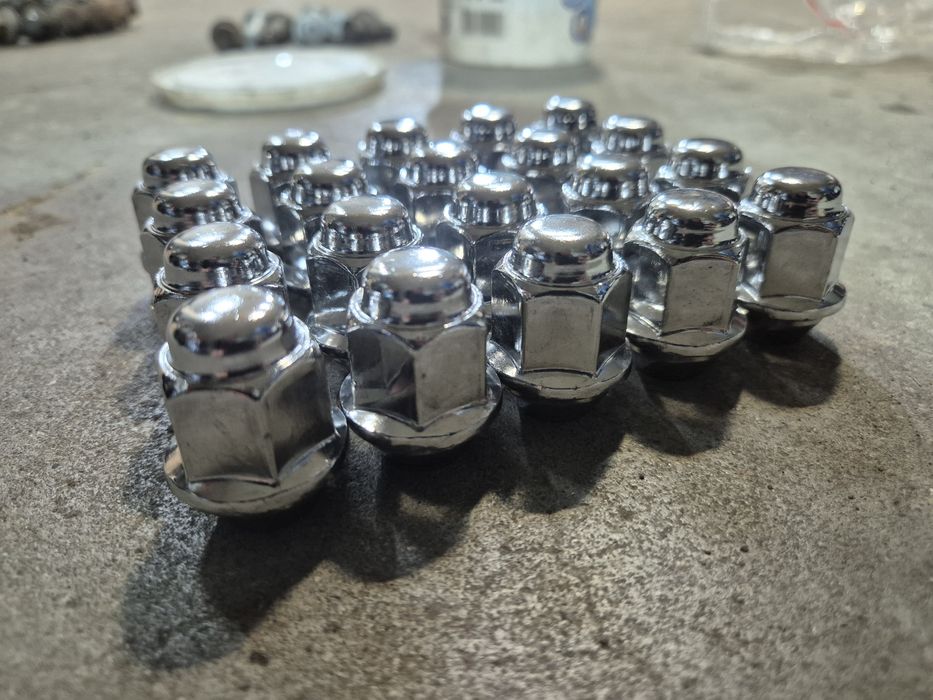 20бр. гайки за алуминиеви джанти за автомобил джип SUV