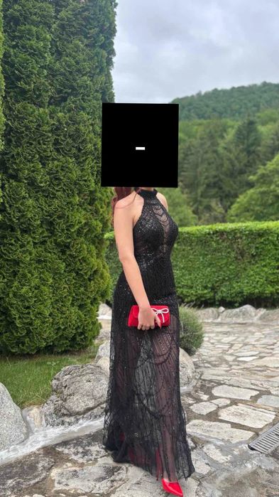 Бална рокля с гол гръб