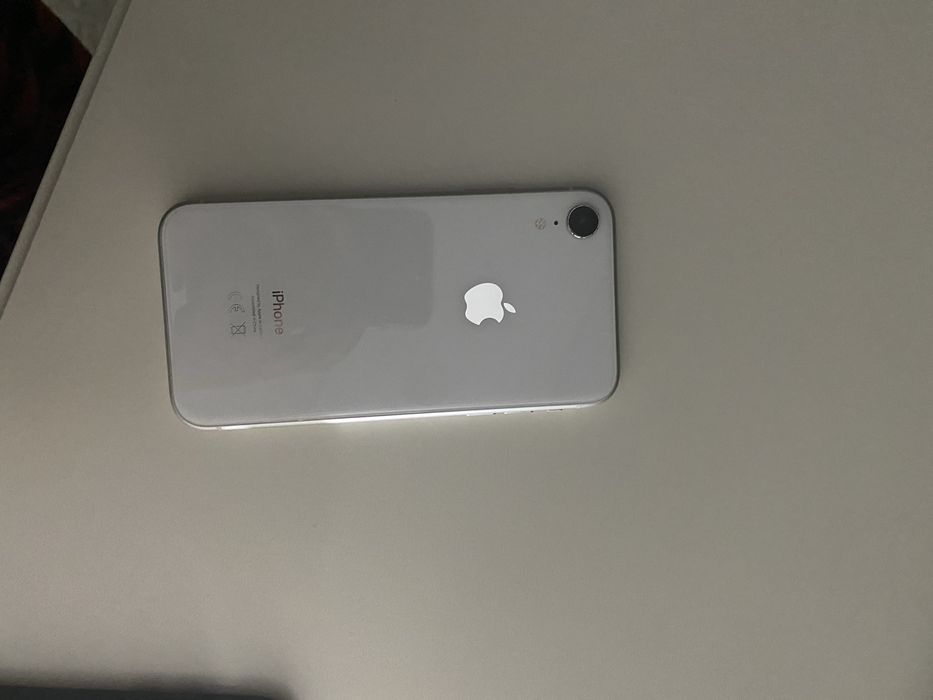Продам Iphone Xr 75%
