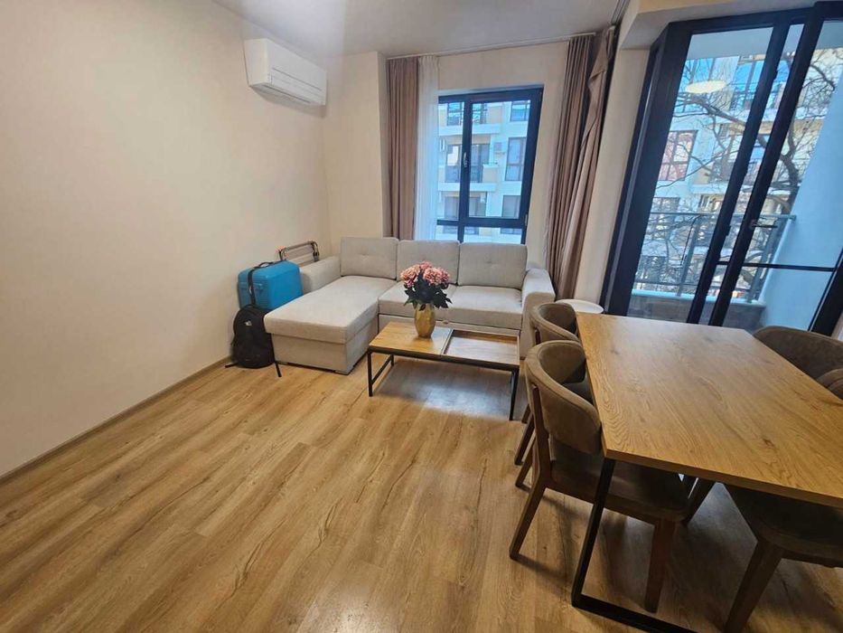 Продава се Двустаен апартамент в Пловдив, Младежки Хълм - 68 кв.м за 2324 €/кв.м - Снимка #2