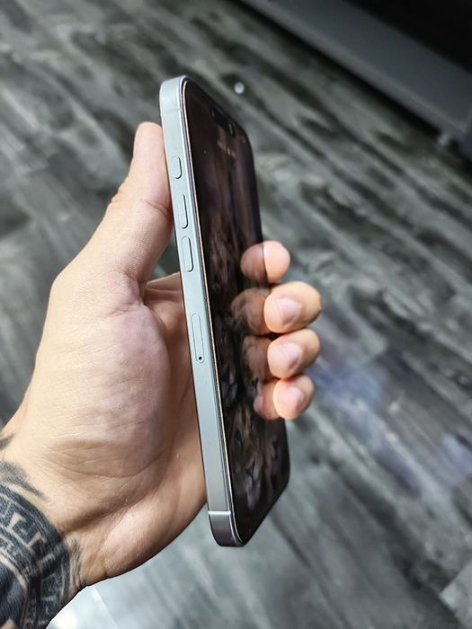 Iphon 16 pro max white 94% baterie