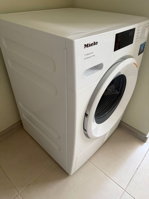 Продавам Сушилня Miele