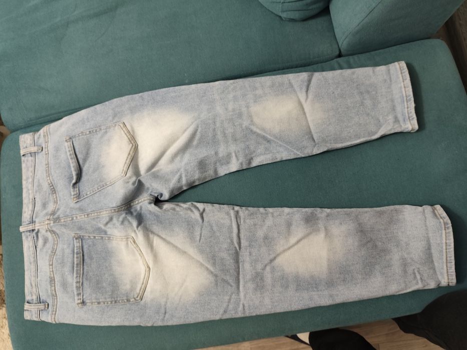 Дънки чисто нови