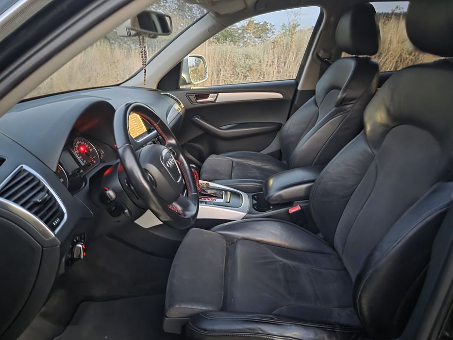 AUDI Q5 2.0 S line