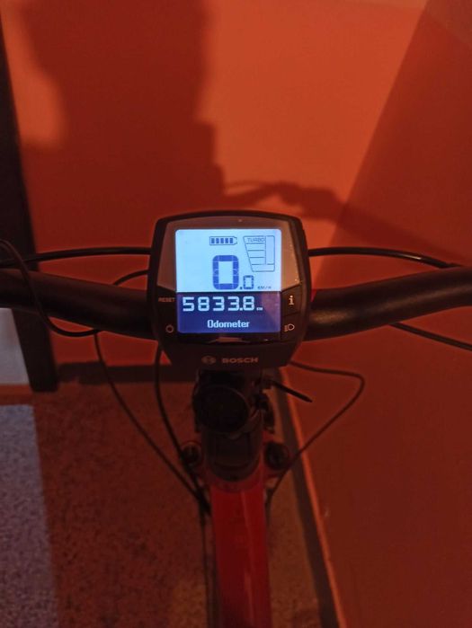 Електрически велосипед Cube