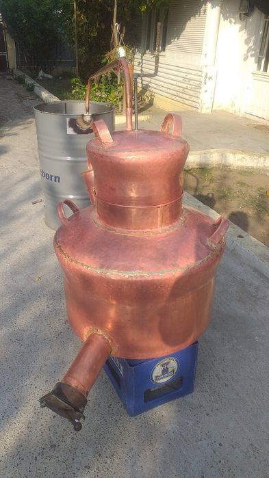 Vand cazan de țuică la 140 de Litri