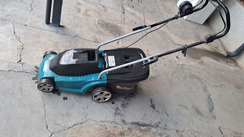 Gazonakasilka Makita