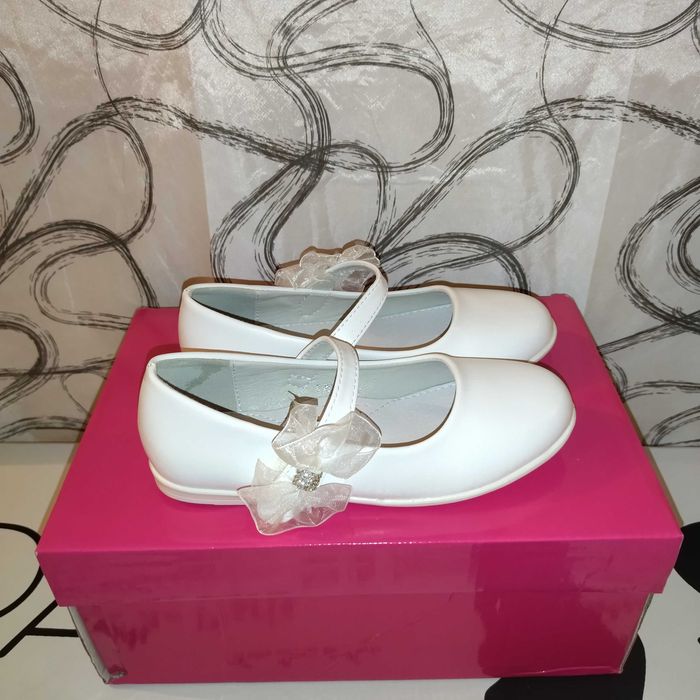 Бели обувки момиче  номер 30