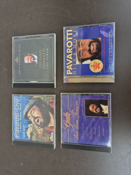 Vând lot 12 CD,muzica clasica compozitorii & interpreti celebri : Pavarotti, Domingo, Careras,Bocelli