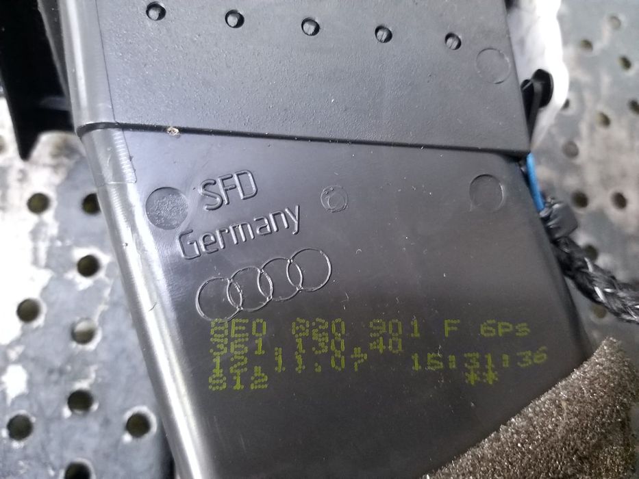 Grila ventilatie bord stanga audi a4 b7 8e 8e0820901f