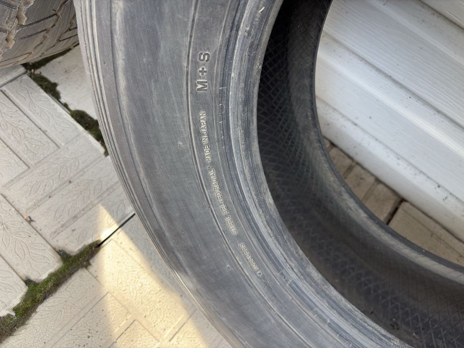 Продам шины б/у DUNLOP GRANDTREK