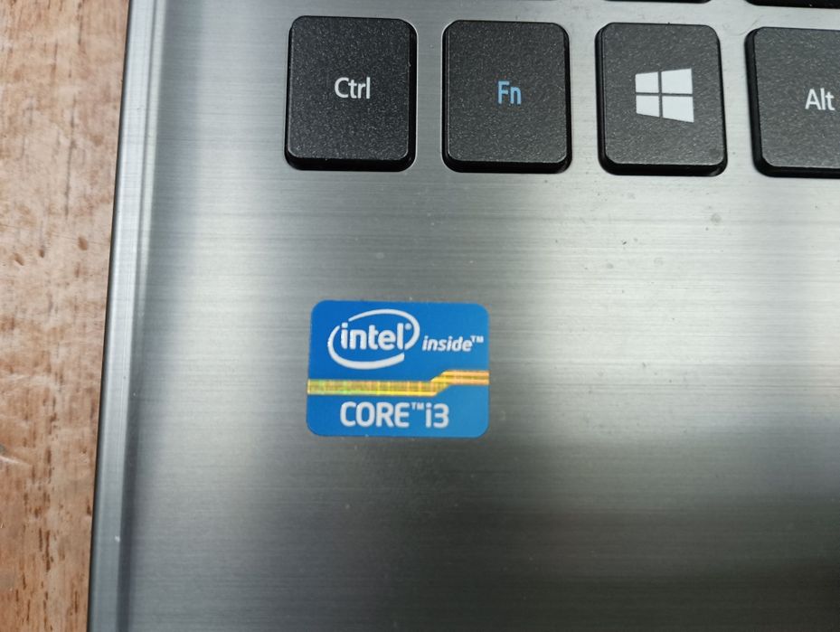 Продавам лаптоп Acer aspire M - 481 на части.