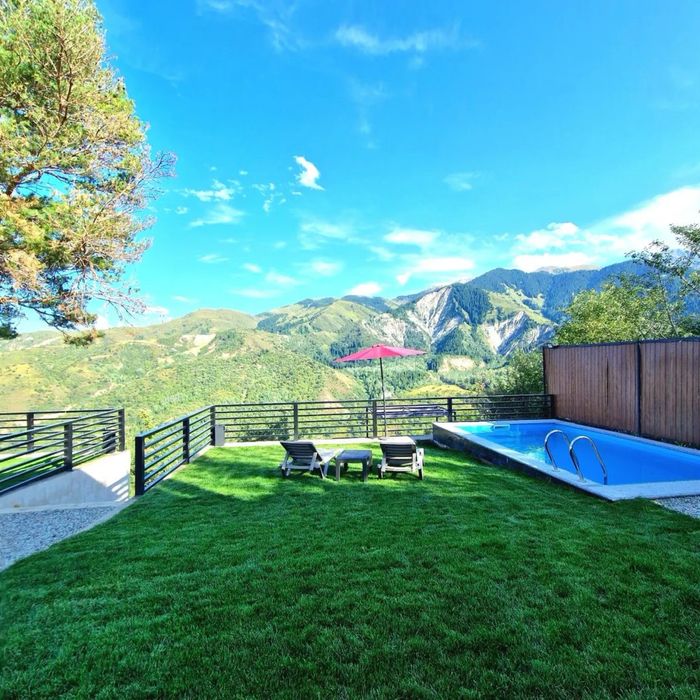 Сдается домик в горах с теплым бассейном посуточно