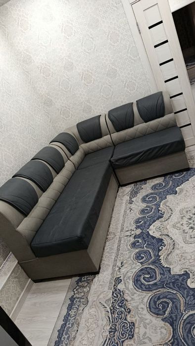 Диван гостиный Hi-tech