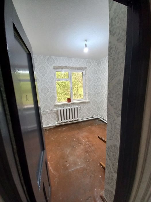 Арендага 3 хона 4 этаж Азиз бозор олдида жойлашган.Агентство