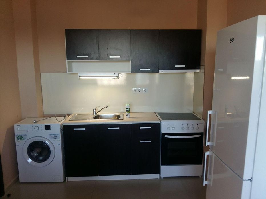 Дава се под наем Тристаен апартамент в Пловдив, Южен - 80 кв.м за 425 € - Снимка #2