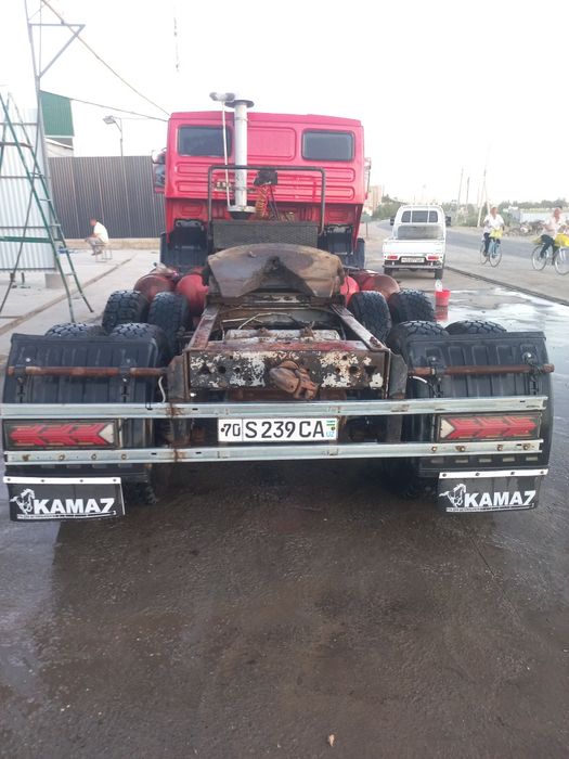 Kamaz tegach sotiladi