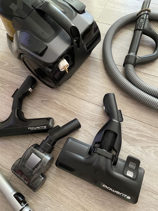 Aspirator Rowenta fara sac ,defect