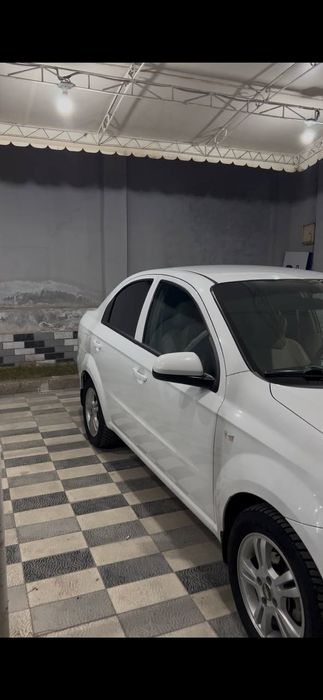 Nexia 3 sotiladi srochna