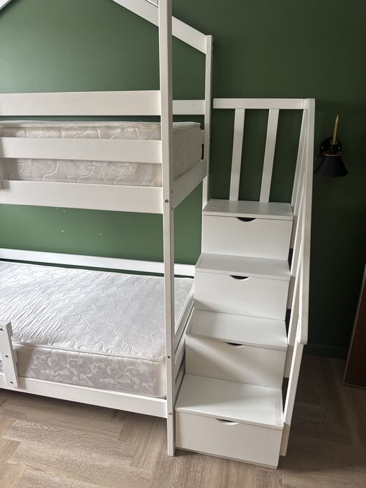 Продается двухэтажная детская кровать