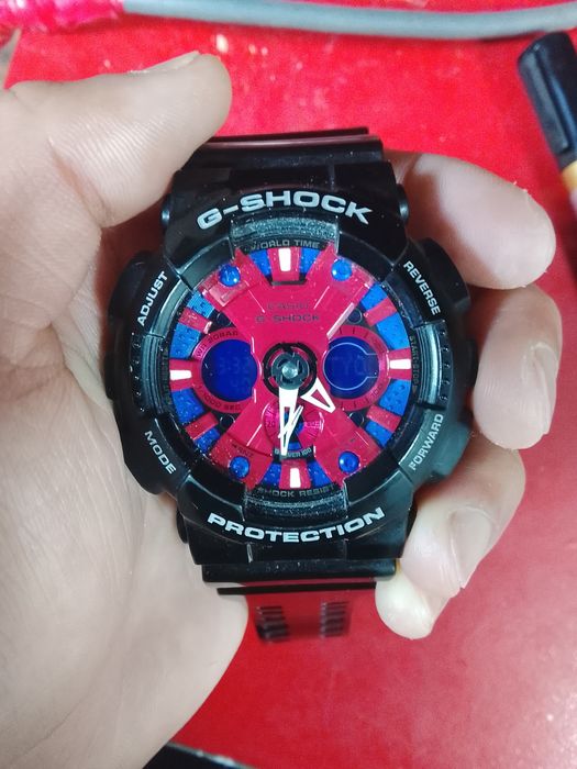 Продам часы g shock  120B всё работает