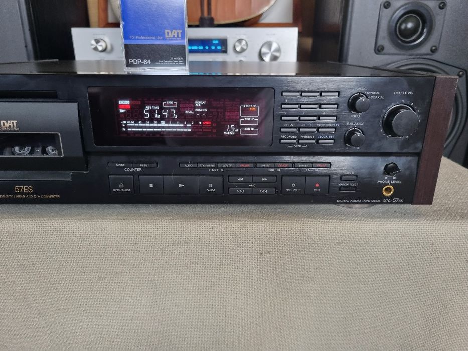 Sony DAT DTC-57 ES. Perfect functional. Impecabil.
