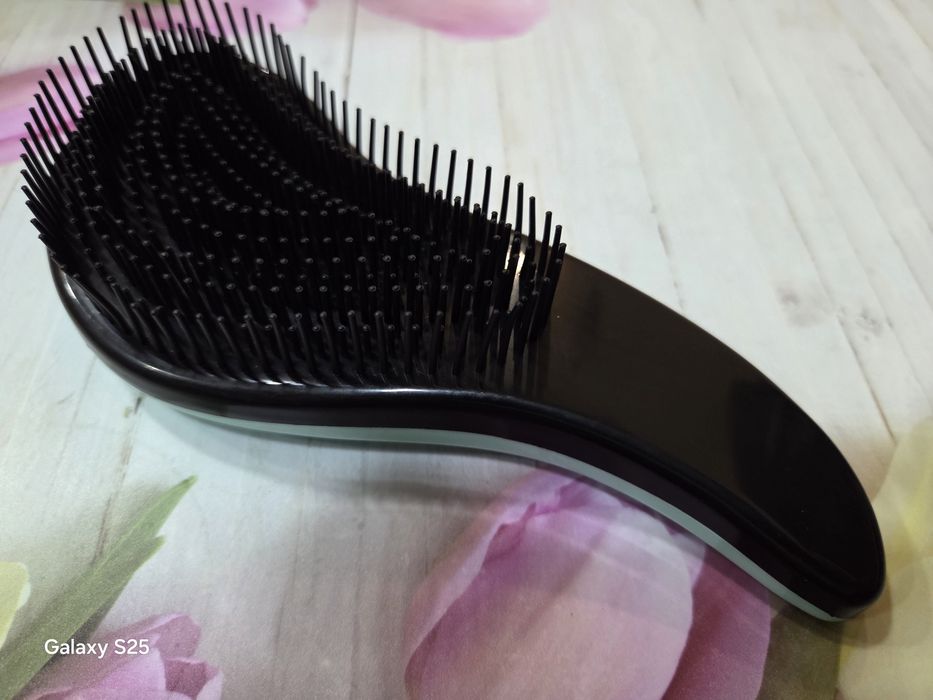 Четка /гребен за изправяне на коса. Подарък четка за коса.