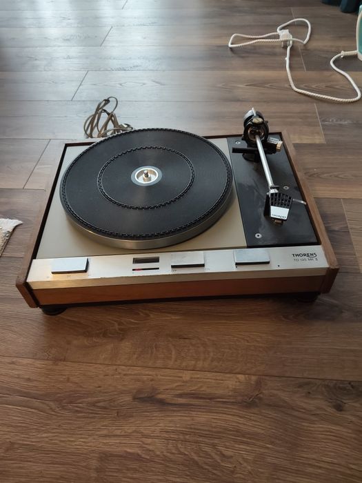 Pick up Thorens TD 125.