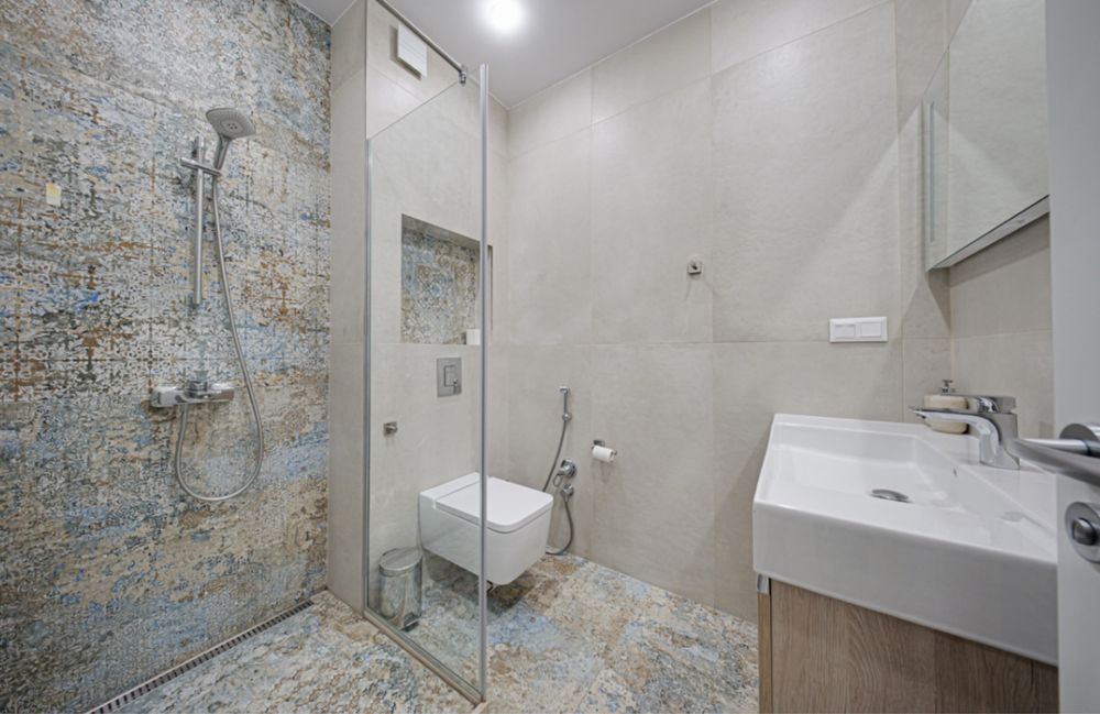 Дава се под наем Многостаен апартамент в ж.Южен парк - 150 кв.м за 1000 € - Снимка #5