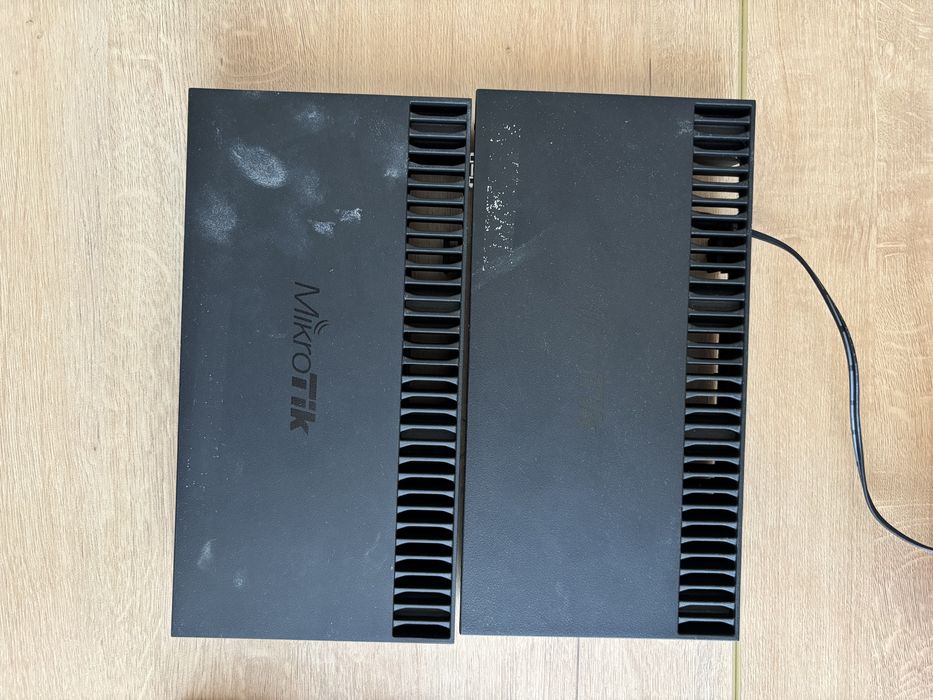 MikroTik RB4011iGS+RM