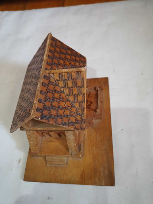 Macheta casa tradiționala deosebita veche peste 50 ani/Lemn Decor