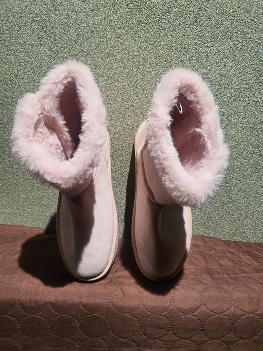 Нови Дамски пантофки/боти