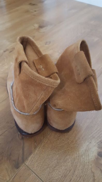 Ghete Zara din piele intoarsa, marimea 30
