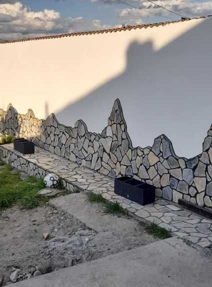 Piatră Naturală cu Textură Rustic-Modernă