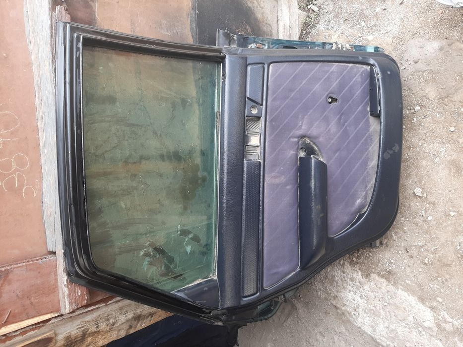 Дверь Ауди+ Запчасти