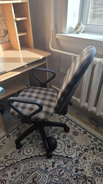 Стол и кресло  вместе