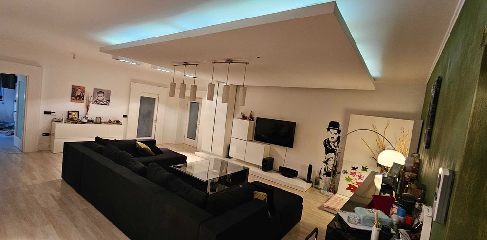 VAND spatiu comercial parter+apartament(etaj)sau INCHIRIEZ doar parter