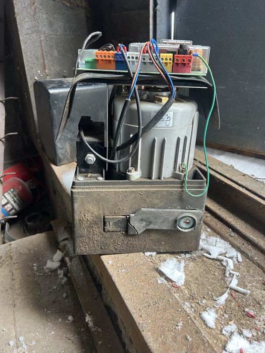 Продам матор от откотных варот