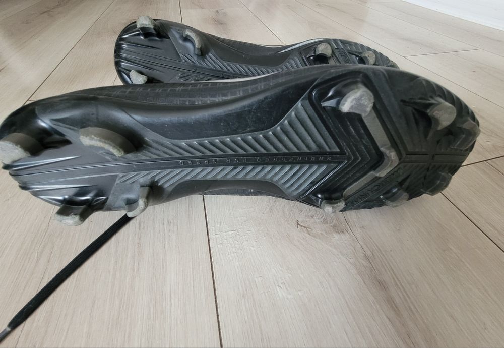 Футболни бутонки Nike