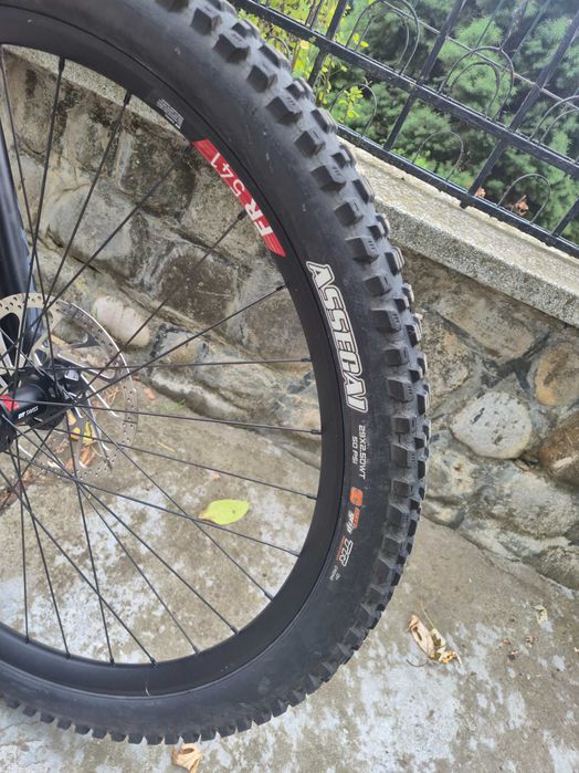 Polygon Collosus DH9 2026 S size