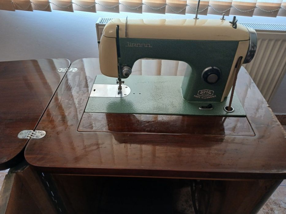 Masina de cusut Ileana Vintage 1964