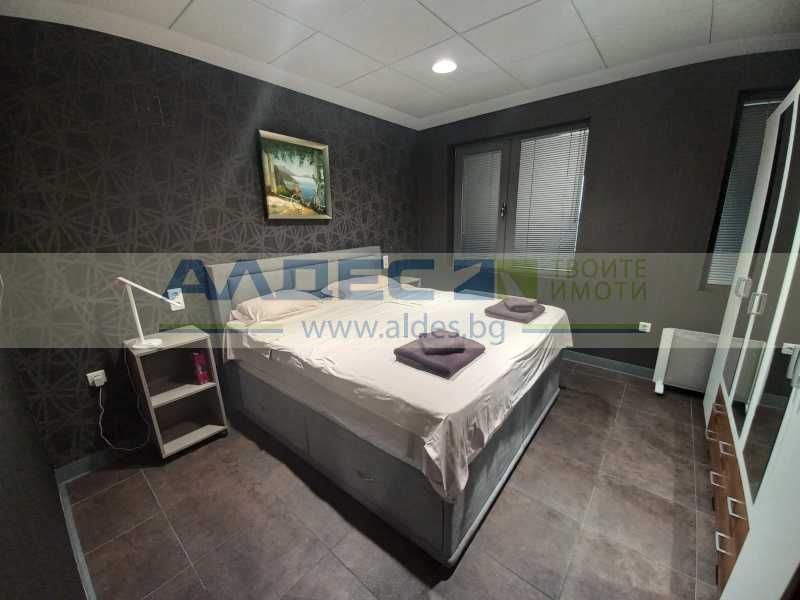 Луксозно мебелиран двустаен ап. в Младост 4!