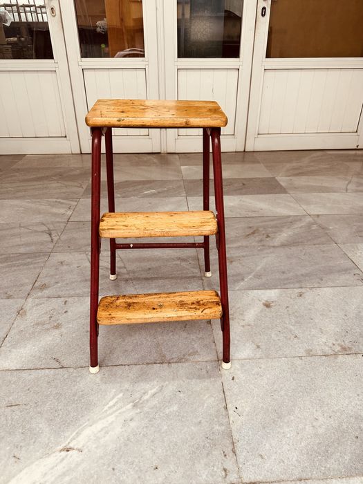Сгъваема винтидж табуретка / стъпало – метал и масивно дърво