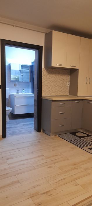 Închiriez apartament