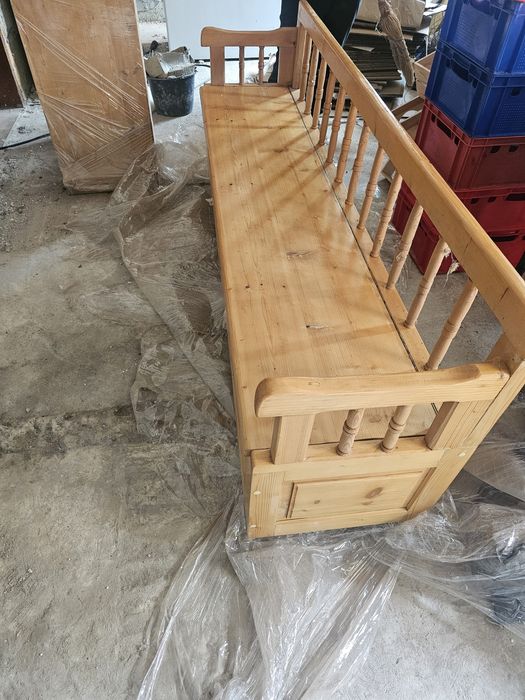 Продавам дървени сапарета с място за багаж.