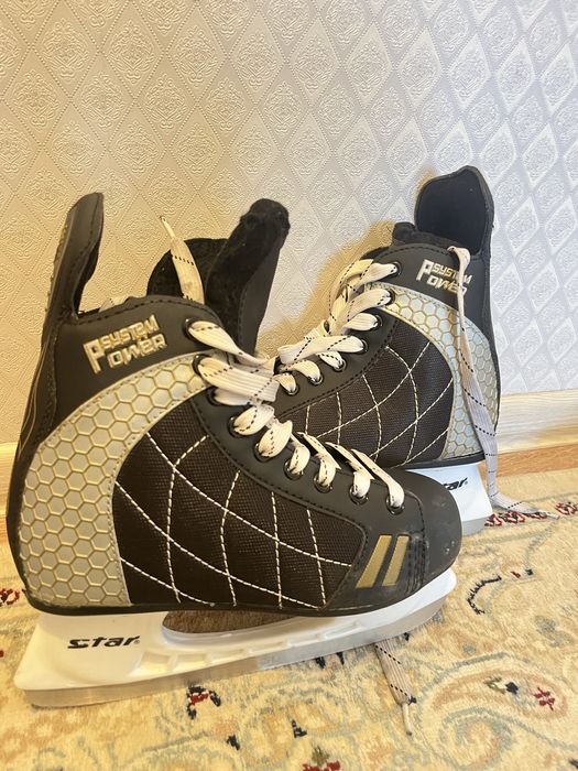 Коньки 37 и 41 размер, ақ қара